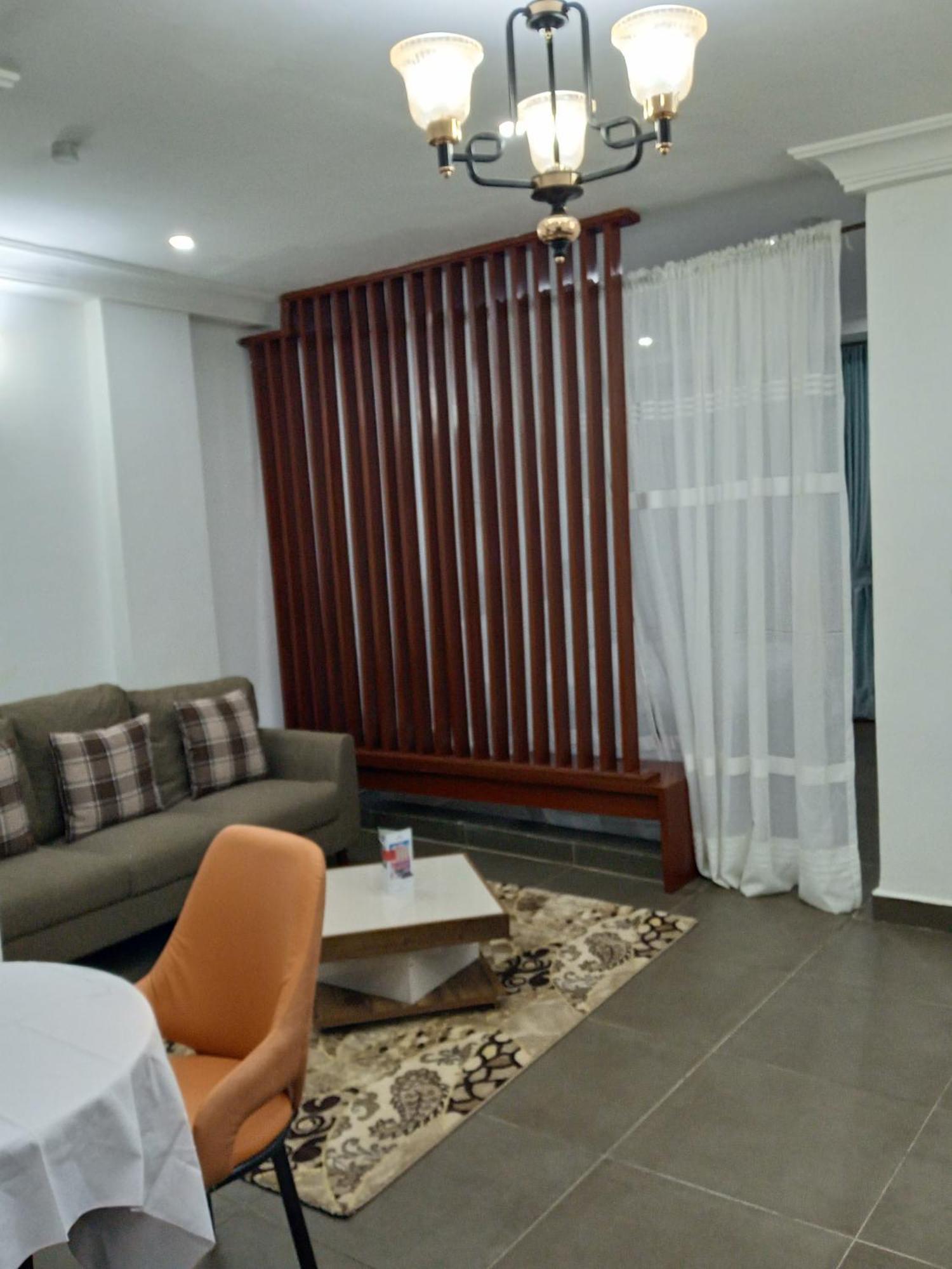 Cofe Hotel Yaoundé Buitenkant foto