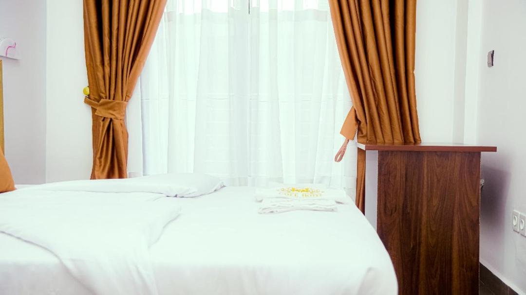Cofe Hotel Yaoundé Buitenkant foto