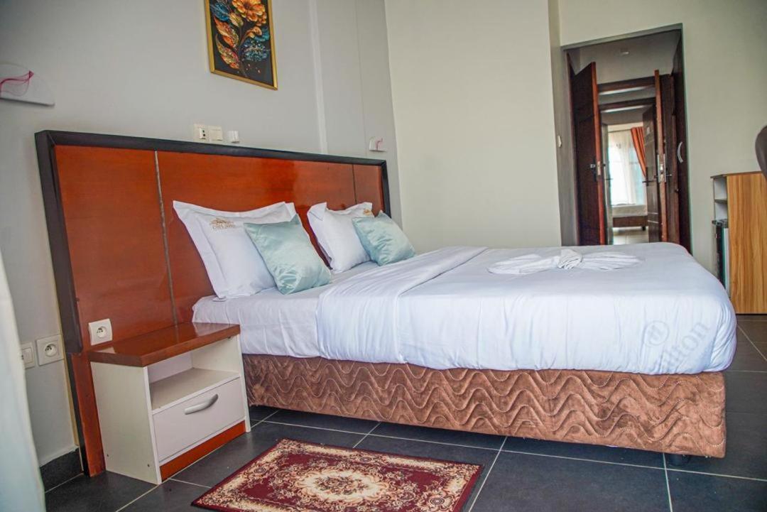 Cofe Hotel Yaoundé Buitenkant foto