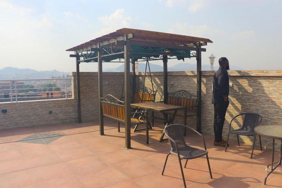 Cofe Hotel Yaoundé Buitenkant foto