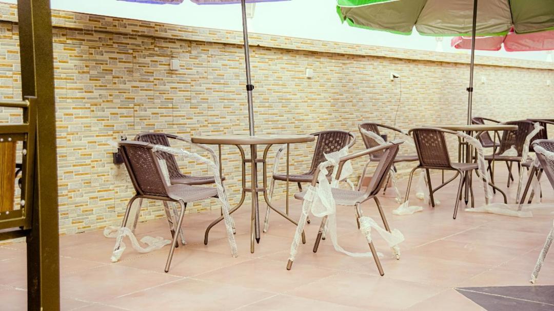 Cofe Hotel Yaoundé Buitenkant foto