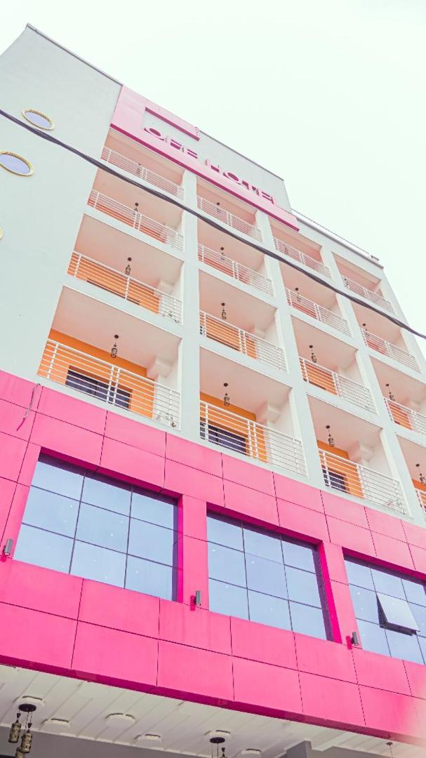 Cofe Hotel Yaoundé Buitenkant foto